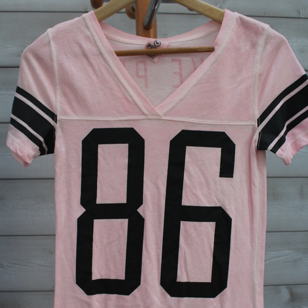 Victoria's secret PINK- Tee shirt- XS runs big